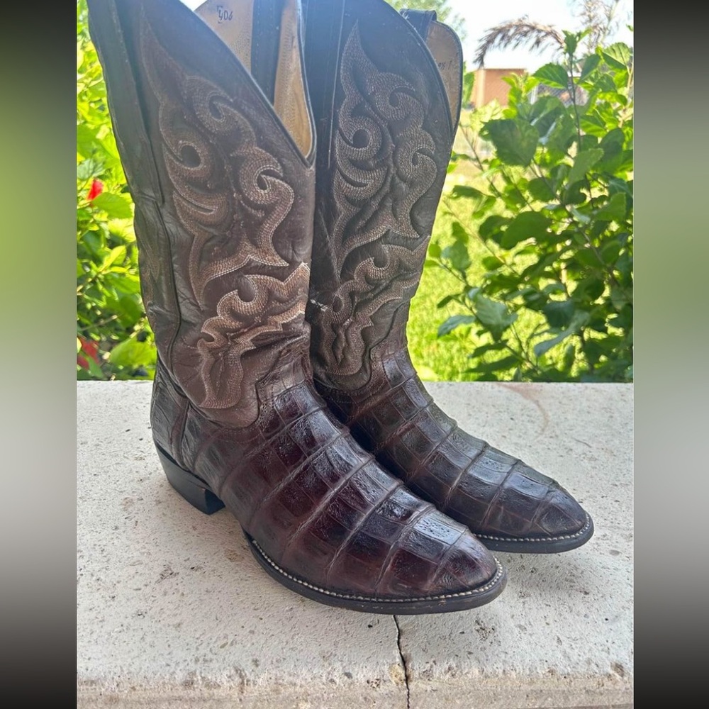 Circle G - 9.5d- Caiman Belly- Almond toe - leather in great condition